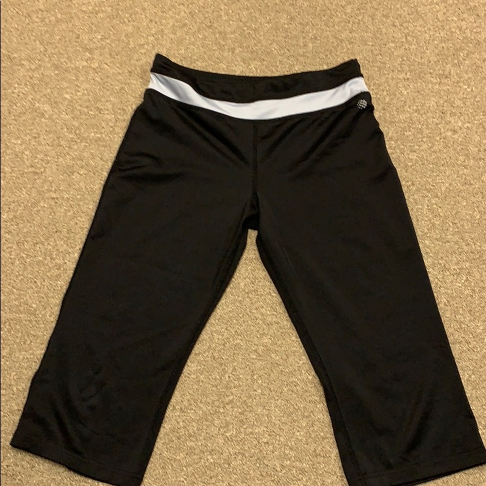 Girls stretchy capris